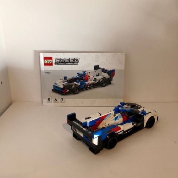 Lego Speed Champions BMW M4 GT3 & BMW M Hybrid V8 Race Cars (76922), Full Set - Picture 4 of 4